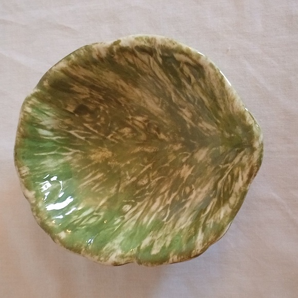 ART GLASS HANDMADE GREEN CABBAGE LEAF DISH, VERY UNIQUE, EUC - Picture 2 of 5